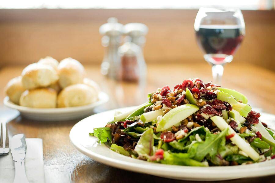 Lé Allens Paradise | restaurant | 39580 Lowes Dr, Palmdale, CA 93551, USA | 6618457628 OR +1 661-845-7628