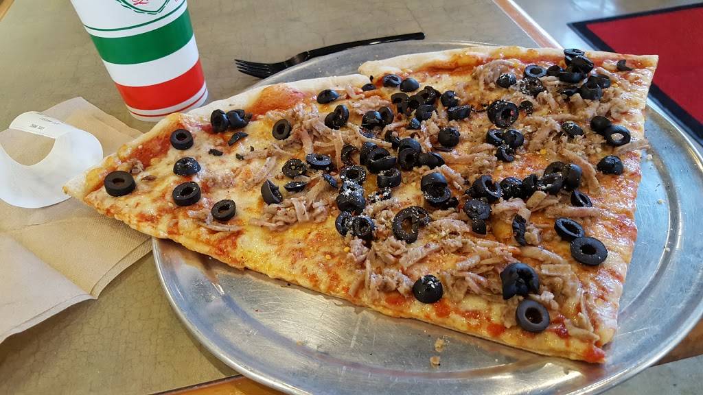 Randys Pizza | restaurant | 2121 TW Alexander Dr #117, Durham, NC 27703, USA | 9196864444 OR +1 919-686-4444