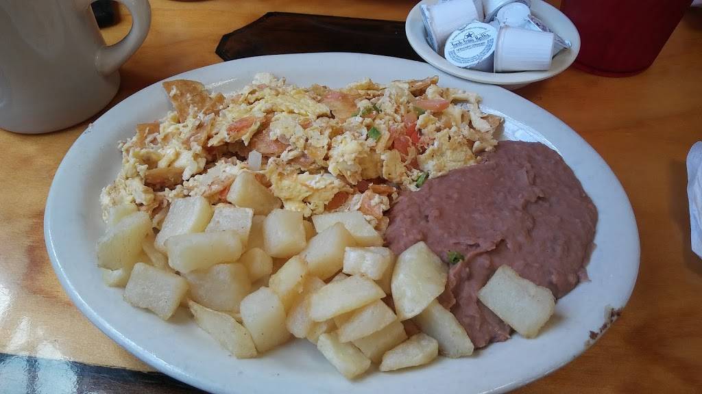 Las Tapatias De Jalisco | restaurant | 1506 S St Marys St, San Antonio, TX 78210, USA | 2105328800 OR +1 210-532-8800