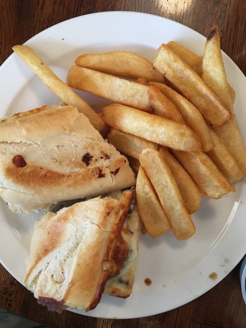 Tractors Classic American Grill | restaurant | 124 S High St, Jackson, MO 63755, USA | 5732430340 OR +1 573-243-0340