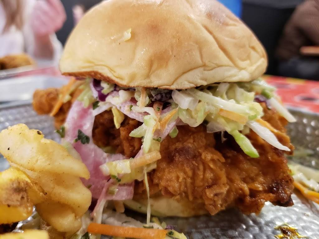 Hot Chick | restaurant | 7th N 17th St, Richmond, VA 23219, USA | 8045969988 OR +1 804-596-9988