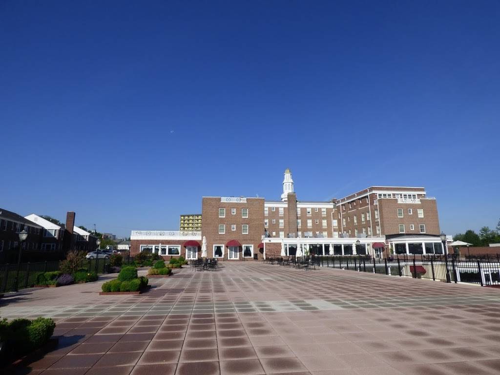 The Molly Pitcher Inn | restaurant | 88 Riverside Ave, Red Bank, NJ 07701, USA | 7327472500 OR +1 732-747-2500