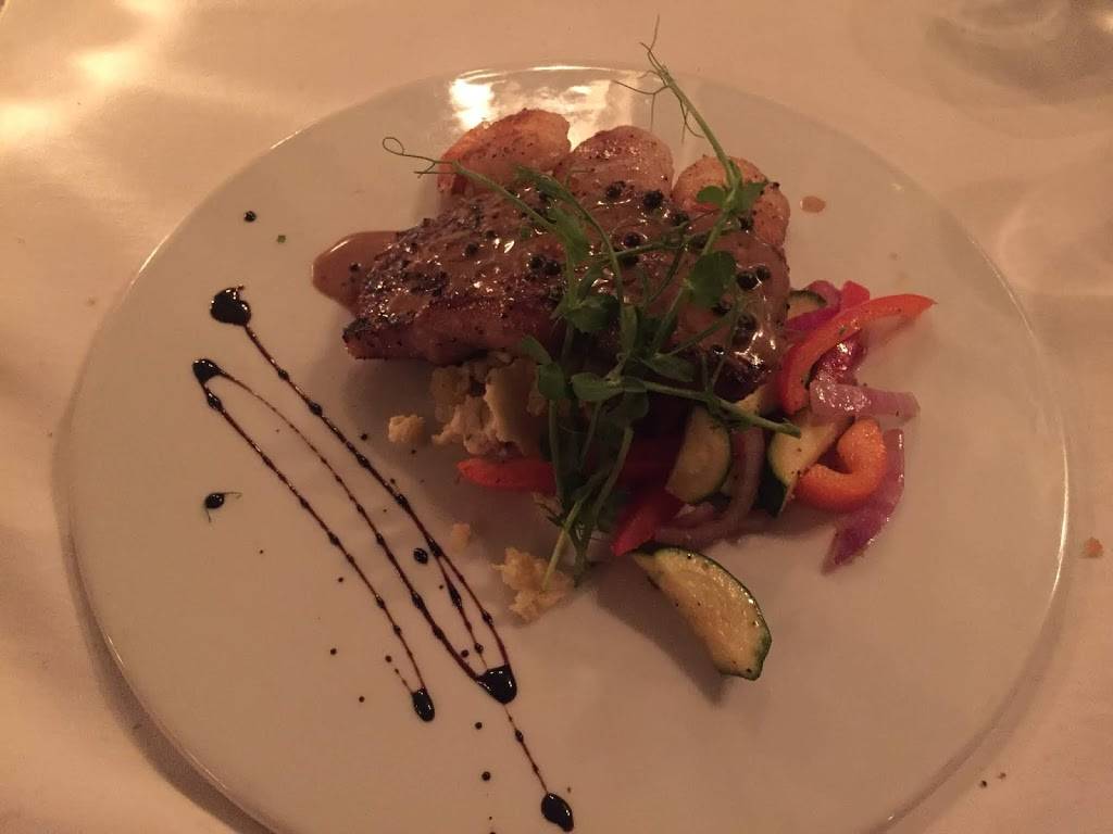 Restaurant Le Lupin | restaurant | 376 Rue Saint Georges, Trois-Rivières, QC G9A 2K6, Canada | 8193704740 OR +1 819-370-4740