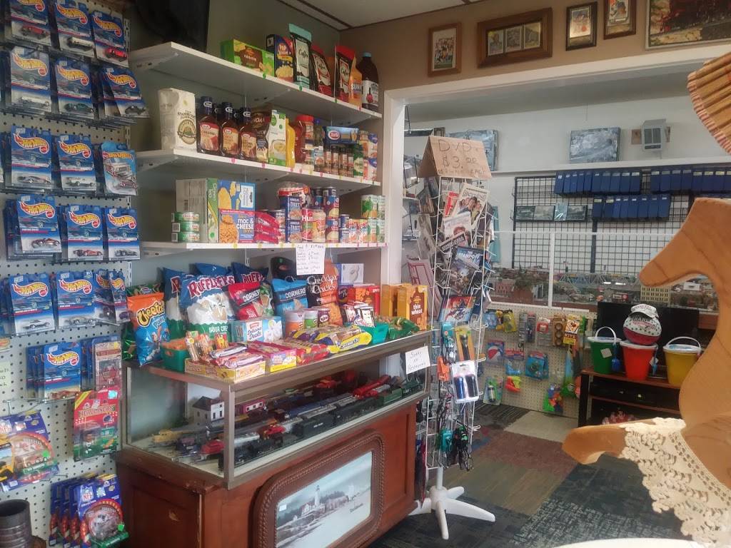 Mollys Station & More | restaurant | 4603 Pacific Way, Seaview, WA 98644, USA | 5037894317 OR +1 503-789-4317