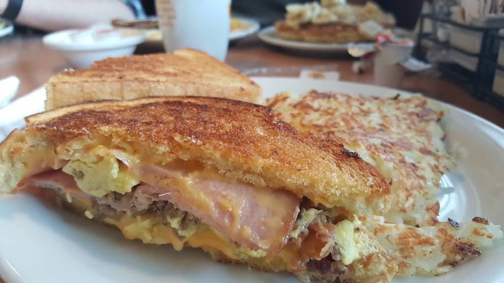 Dennys | restaurant | 1700 E Fowler Ave, Tampa, FL 33612, USA | 8139719441 OR +1 813-971-9441