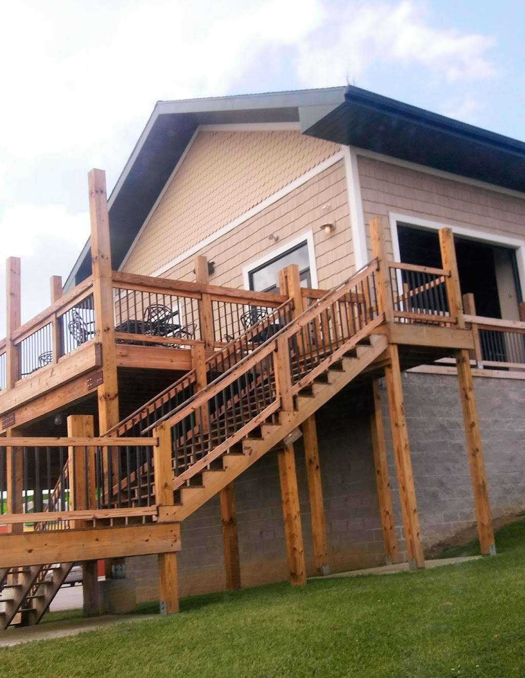 The Pier at Sharkys | restaurant | 3960 US-30, Latrobe, PA 15650, USA | 7245321029 OR +1 724-532-1029