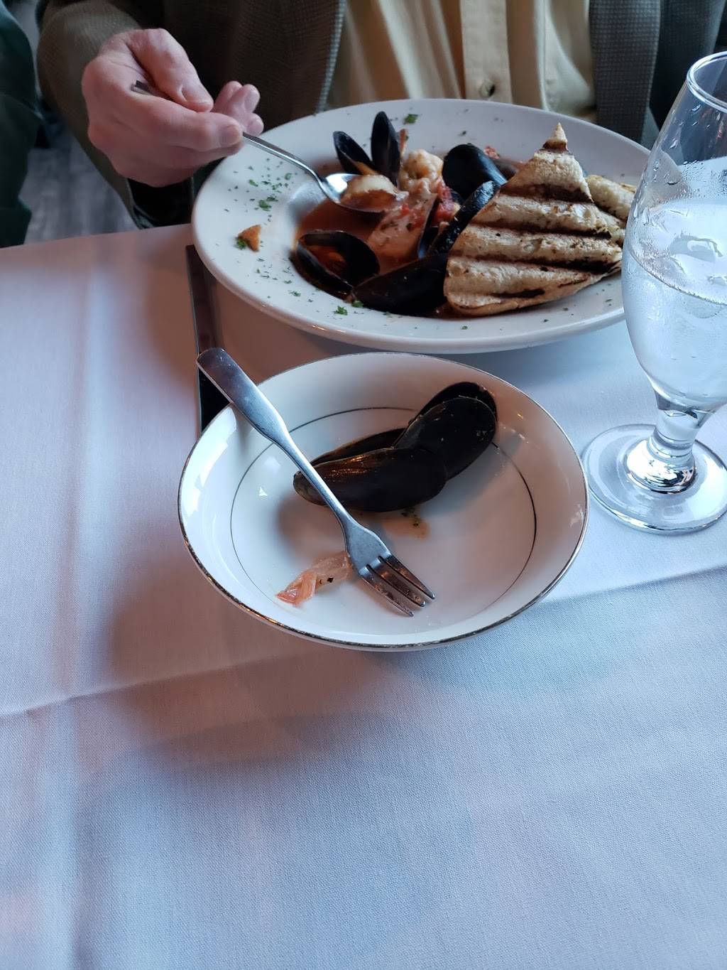 Rendez-Vous Restaurant | restaurant | 1125 Main St, Lynchburg, VA 24504, USA | 4345281414 OR +1 434-528-1414