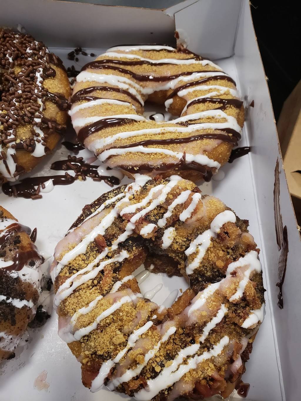 Duck Donuts | bakery | 100 Siena Dr #220, Pittsburgh, PA 15241, USA | 4128333825 OR +1 412-833-3825