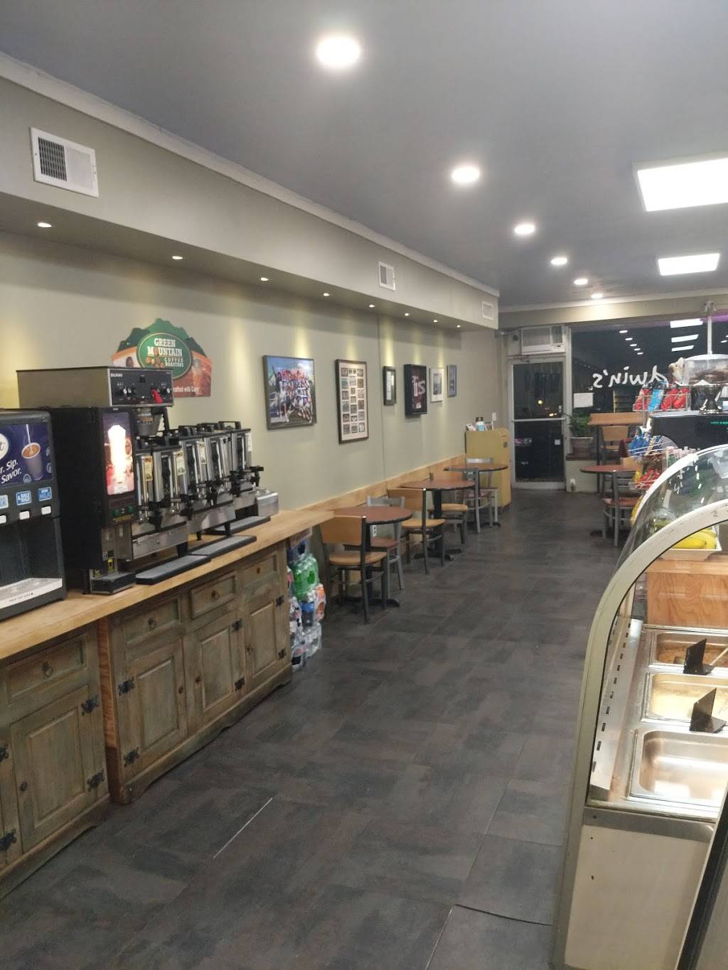 Edwins Deli | restaurant | 1921 Commerce St, Yorktown Heights, NY 10598, USA | 9144553663 OR +1 914-455-3663