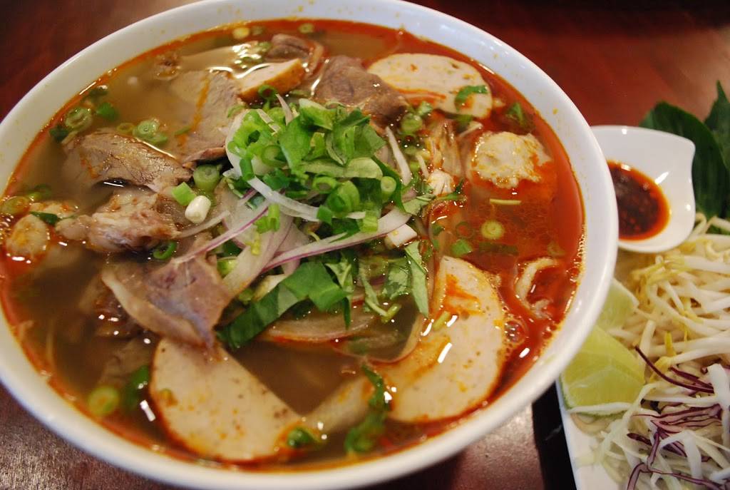 Chez Lam Vietnamese Restaurant | restaurant | 484 Hazeldean Rd, Kanata, ON K2L 1V4, Canada | 6138368560 OR +1 613-836-8560