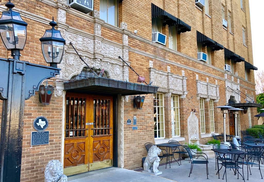 Faust Hotel and Brewpub | restaurant | 240 S Seguin Ave, New Braunfels, TX 78130, USA | 8306257791 OR +1 830-625-7791