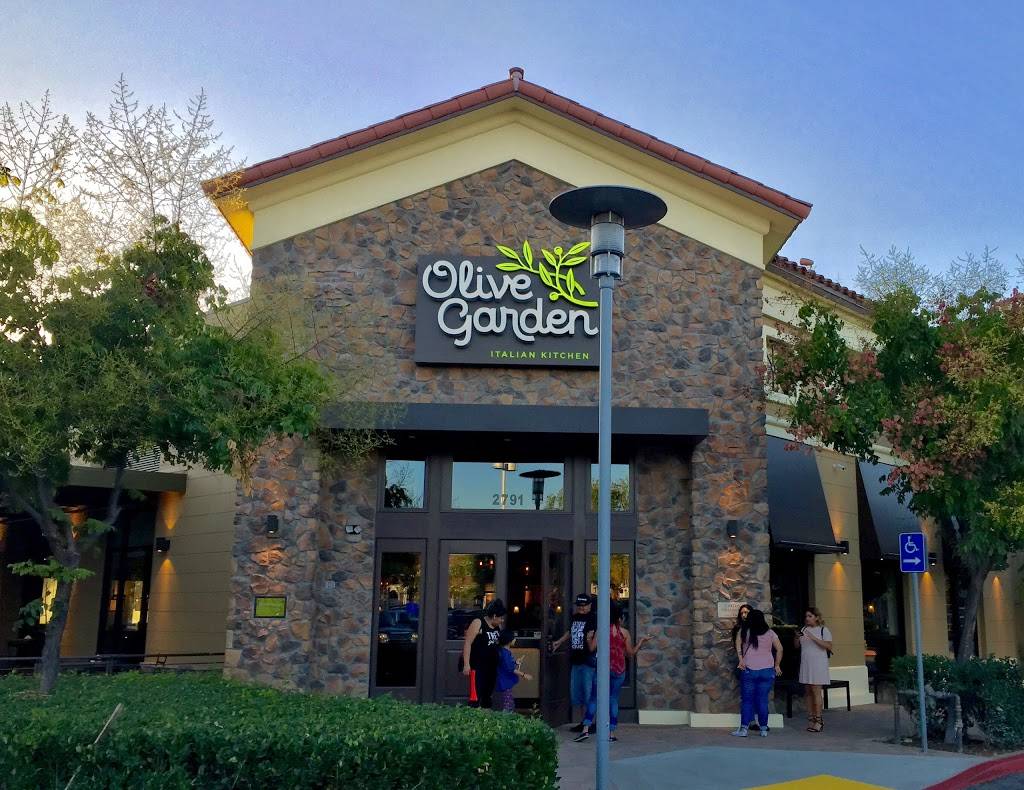 Olive Garden Italian Restaurant | meal takeaway | 2791 N Main St, Santa Ana, CA 92705, USA | 7145640724 OR +1 714-564-0724