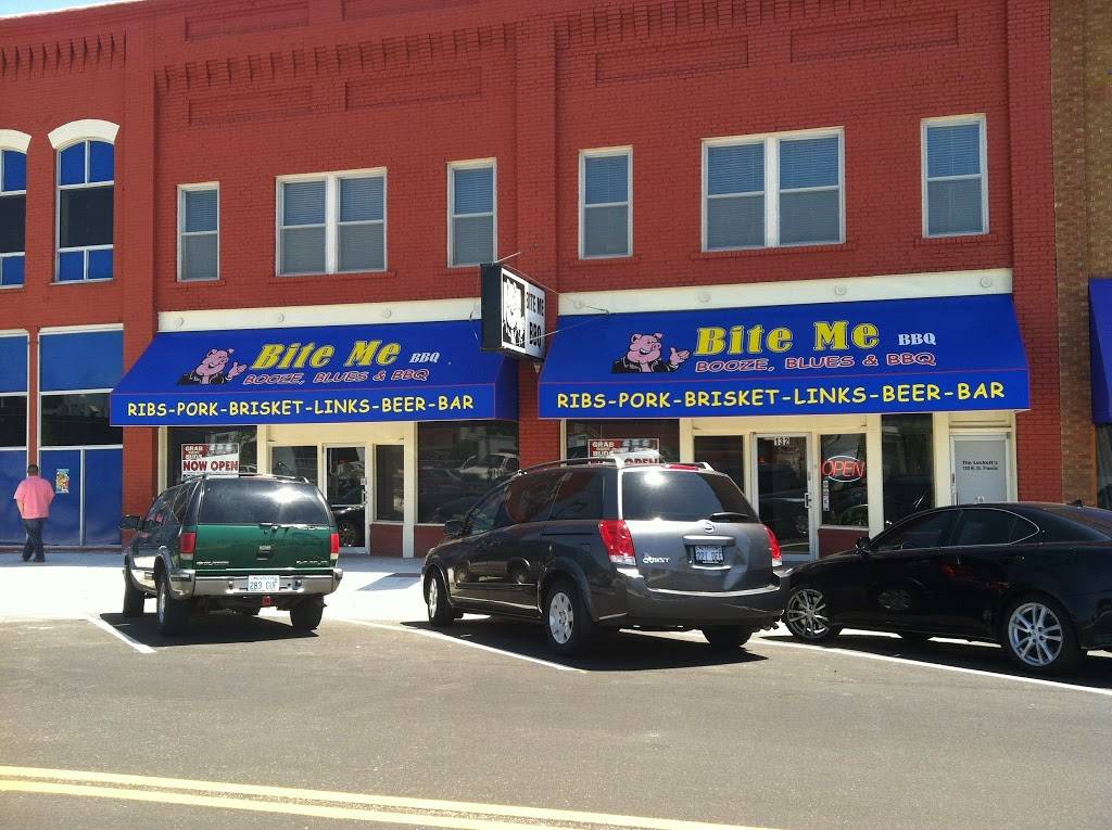 Bite Me BBQ | restaurant | 132 St Francis, Wichita, KS 67202, USA | 3167292904 OR +1 316-729-2904