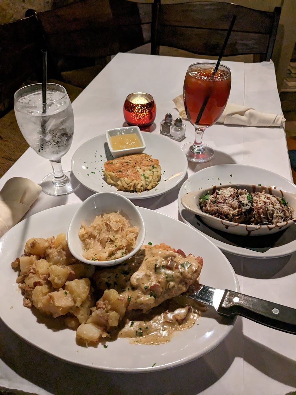 Steinhaus Keller | restaurant | 801 Central Ave #15, Hot Springs, AR 71901, USA | 5016247866 OR +1 501-624-7866