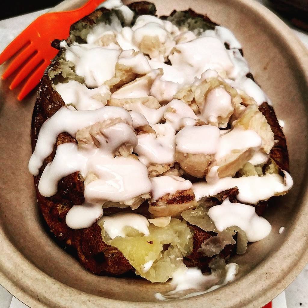 Hot Fries | restaurant | 2031 S Mooney Blvd #5545, Visalia, CA 93277, USA | 5597359088 OR +1 559-735-9088