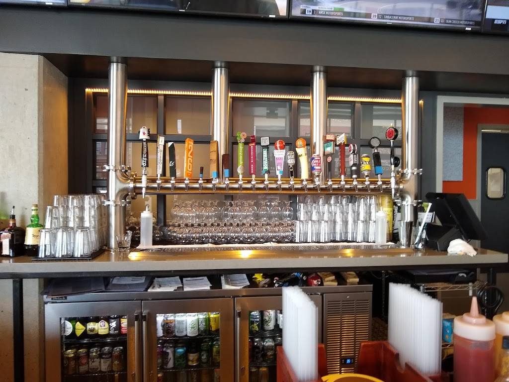 Tap & Burger Belleview Station | restaurant | 4910 S Newport St, Denver, CO 80237, USA | 7205831367 OR +1 720-583-1367