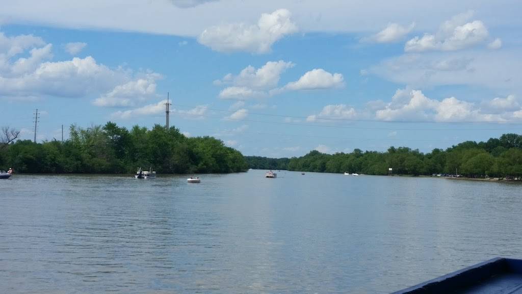 Waterstreet Bar & Grill | restaurant | 201 South St, Evansville, IL 62242, USA | 6188532853 OR +1 618-853-2853