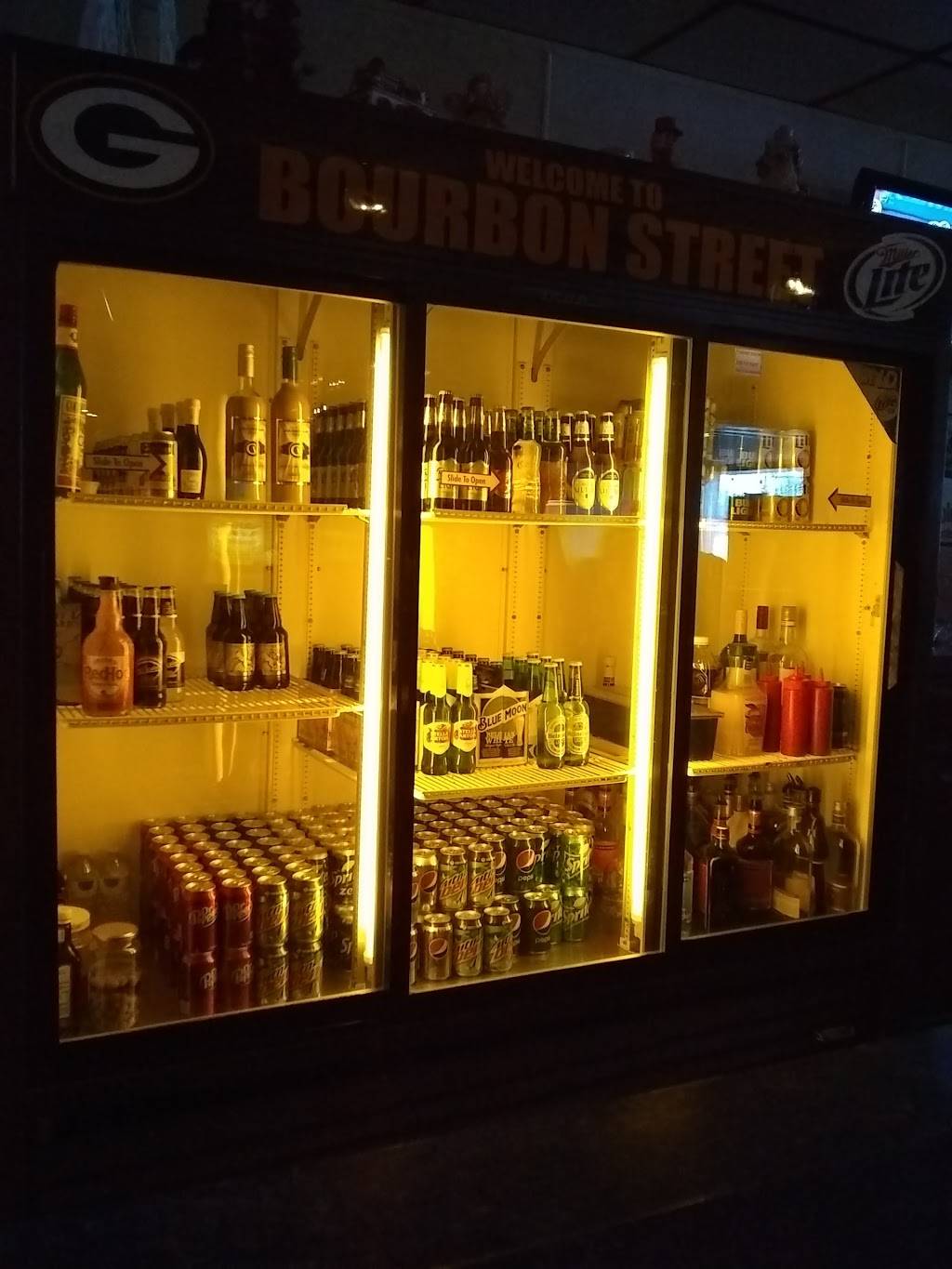 Bourbon Street Bar | restaurant | 821 S Broadway, Green Bay, WI 54304, USA | 9204329739 OR +1 920-432-9739