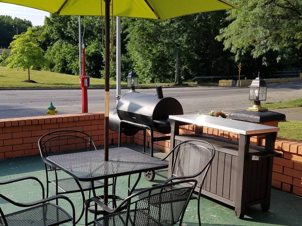 The Patio | restaurant | 190 Lake St, Newburgh, NY 12550, USA | 8455620101 OR +1 845-562-0101