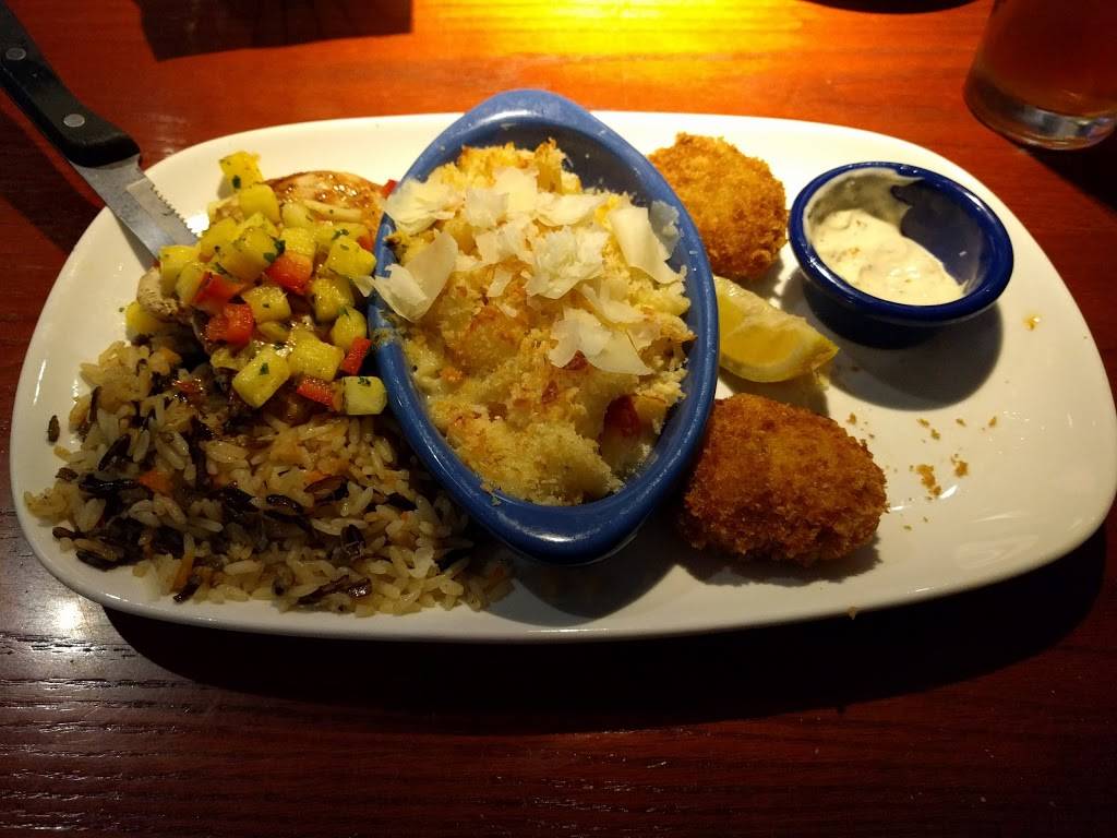 Red Lobster | restaurant | 2011 SW Wanamaker Rd, Topeka, KS 66604, USA | 7852717302 OR +1 785-271-7302