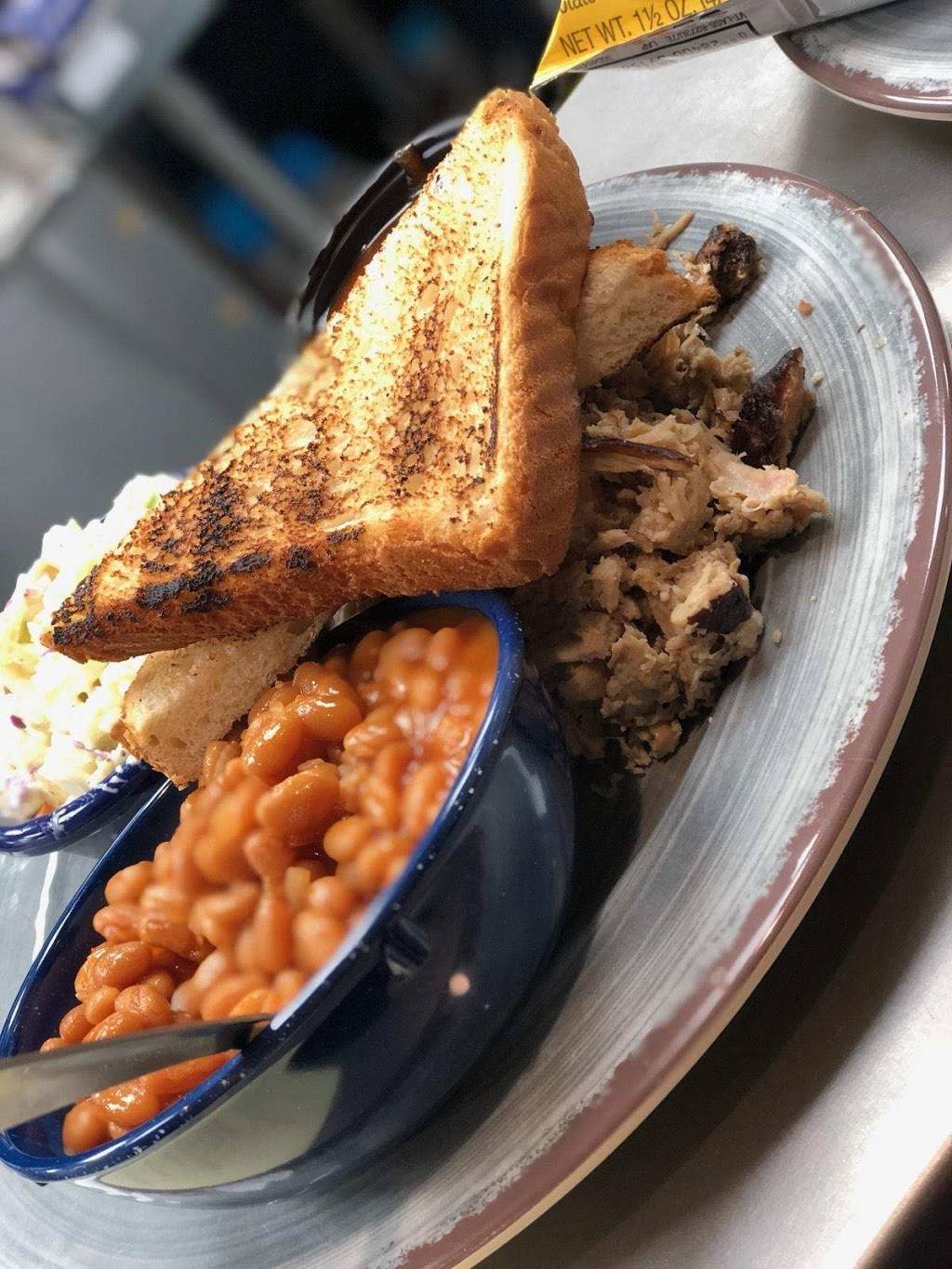 Carolina Smokehouse | restaurant | 9 Pavilion Ave S, Carolina Beach, NC 28428, USA | 9107071818 OR +1 910-707-1818