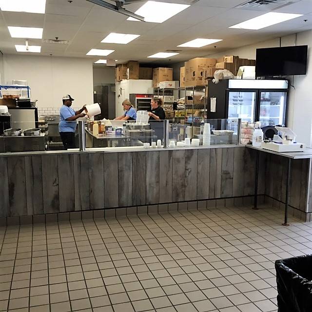 B&C Farmers Market BBQ | restaurant | 900 Rosa L Parks Blvd, Nashville, TN 37208, USA | 6157700032 OR +1 615-770-0032