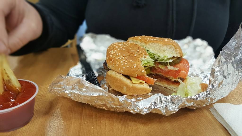 Five Guys | meal takeaway | 2445 Truxtun Rd, San Diego, CA 92106, USA | 6192231679 OR +1 619-223-1679