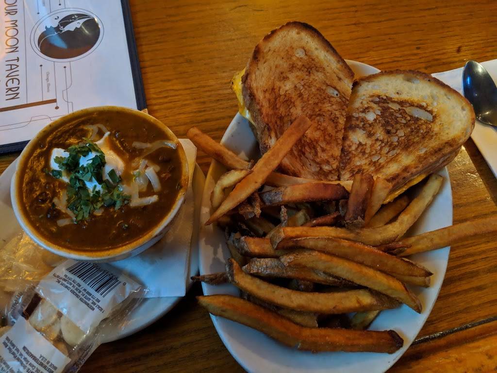 Four Moon Tavern | restaurant | 1847 W Roscoe St, Chicago, IL 60657, USA | 7739296666 OR +1 773-929-6666