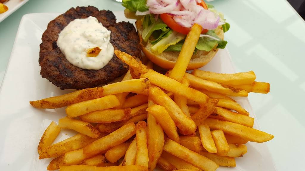 Corks Wine Bar & Eatery | restaurant | 19 Queen St, Niagara-on-the-Lake, ON L0S 1J0, Canada | 2898689527 OR +1 289-868-9527