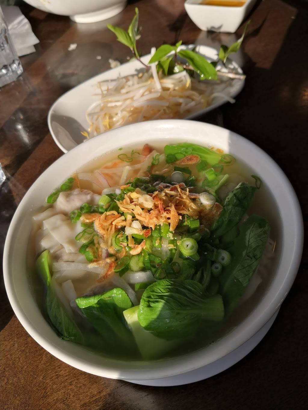 Pho King Fabulous! | restaurant | 2409 Yonge St, Toronto, ON M4P 2E7, Canada | 6473525288 OR +1 647-352-5288