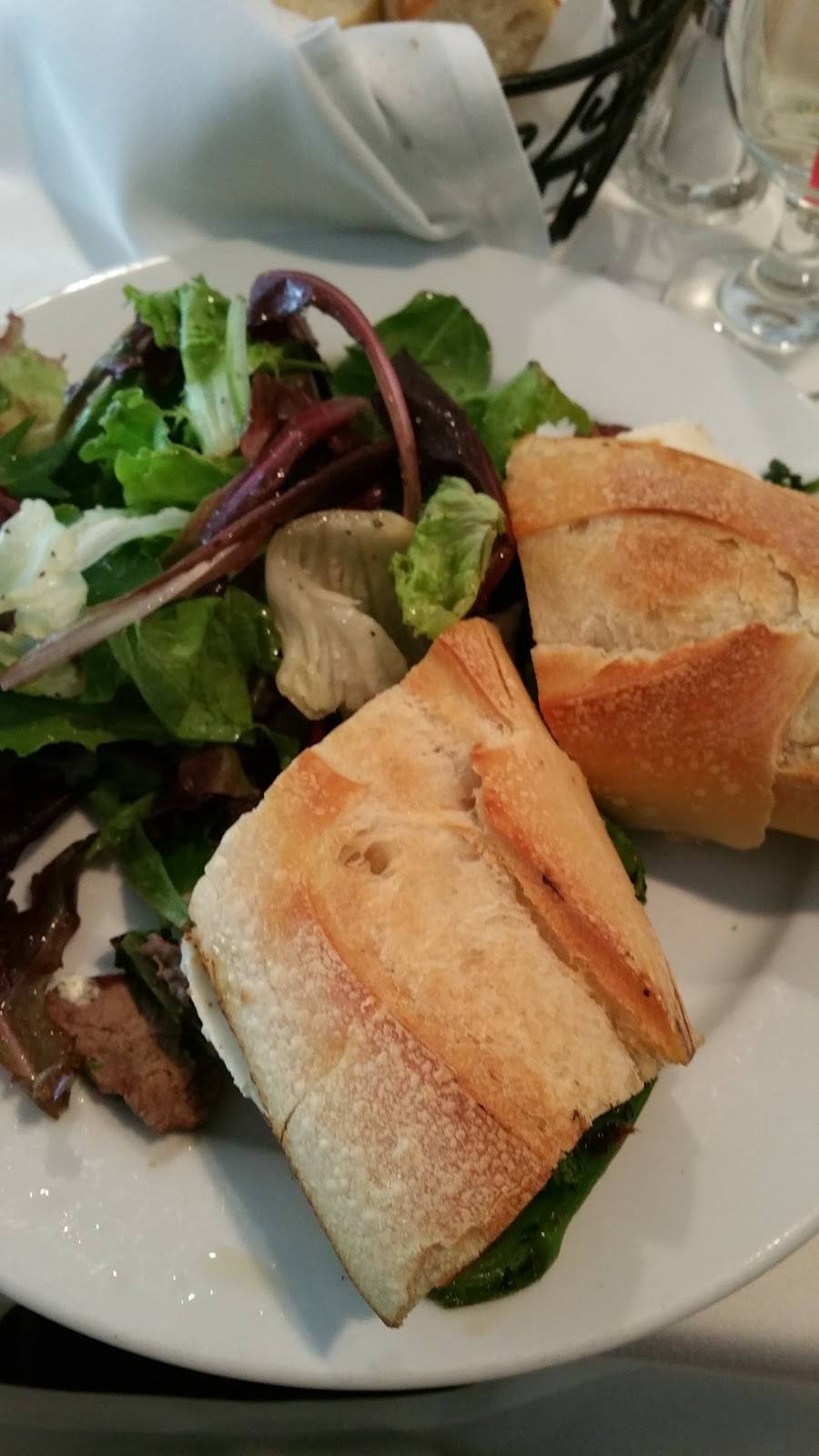 Matthews | restaurant | 1131 Bloomfield Ave, Clifton, NJ 07012, USA | 9739284300 OR +1 973-928-4300