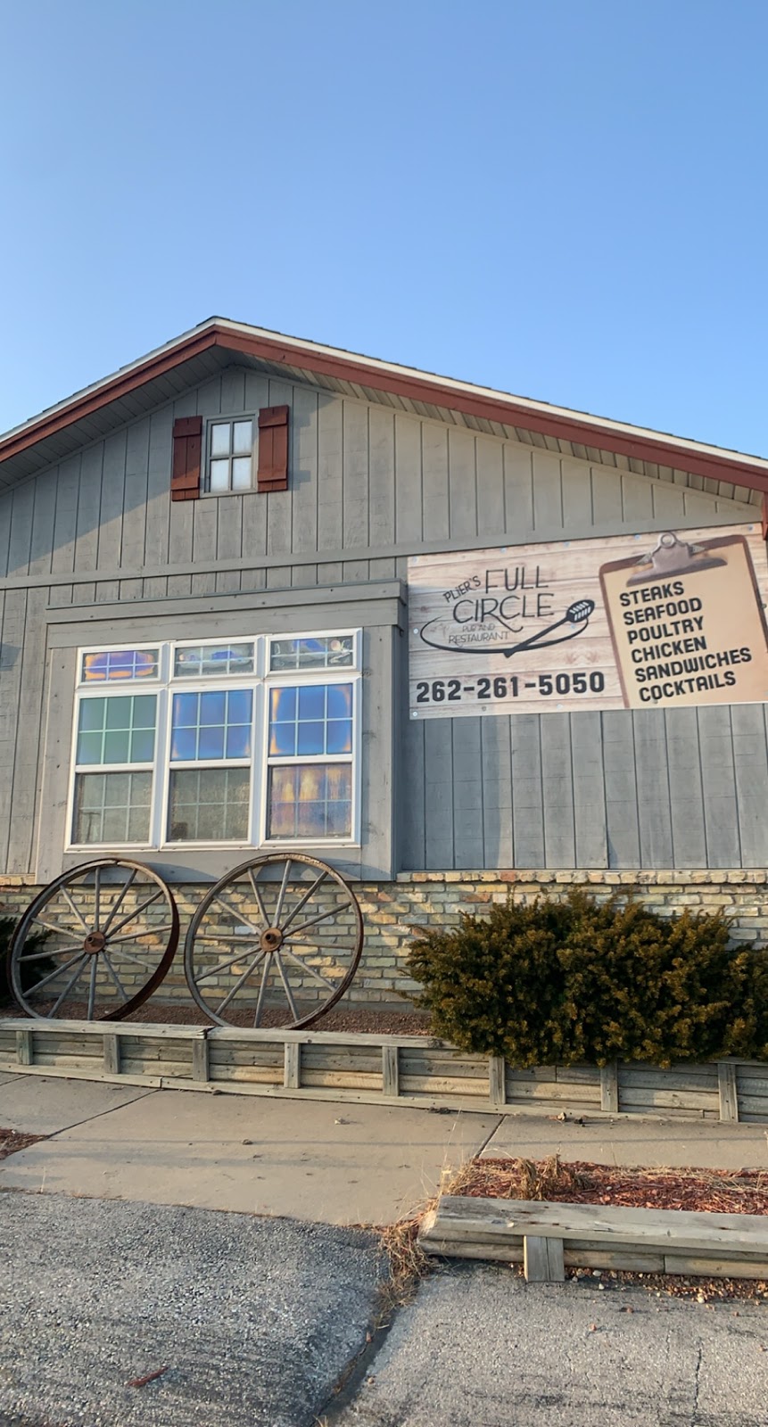 Pliers Full Circle Pub & Restaurant | restaurant | 3704 Highland Dr, Port Washington, WI 53074, USA | 2622615050 OR +1 262-261-5050