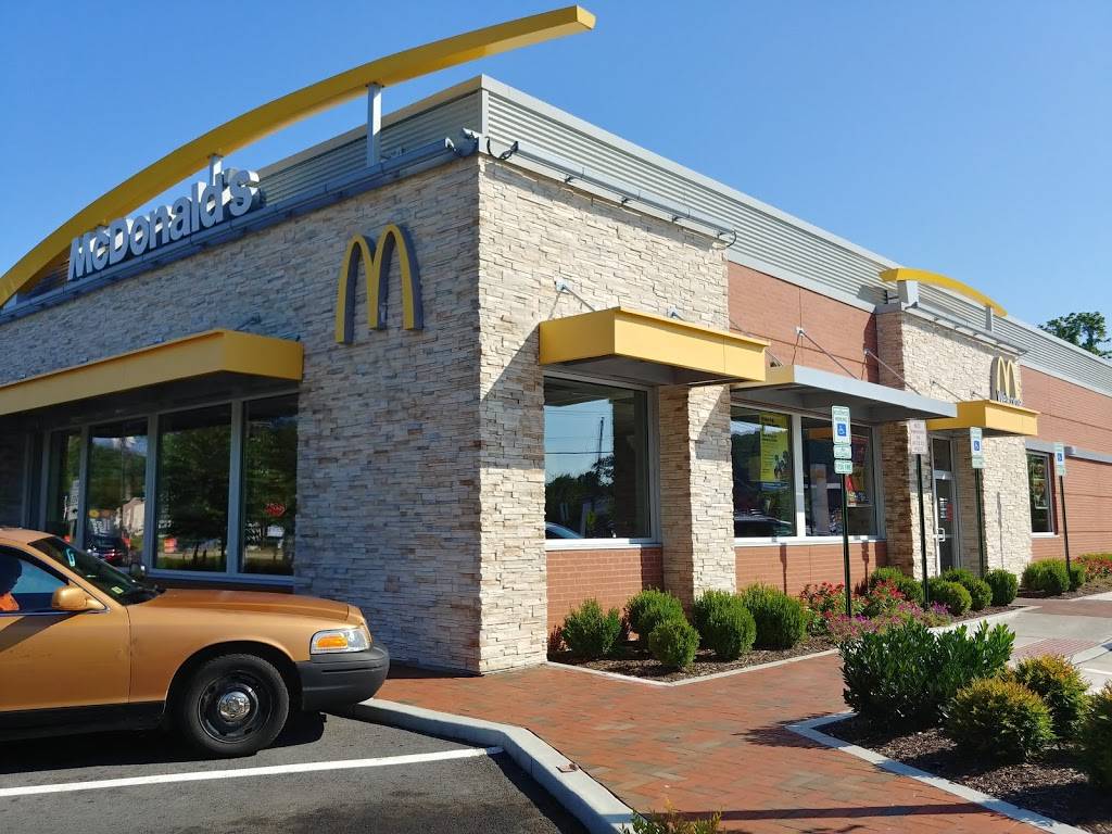 McDonalds | cafe | 5600 Riverdale Rd, Riverdale Park, MD 20737, USA | 3012776849 OR +1 301-277-6849