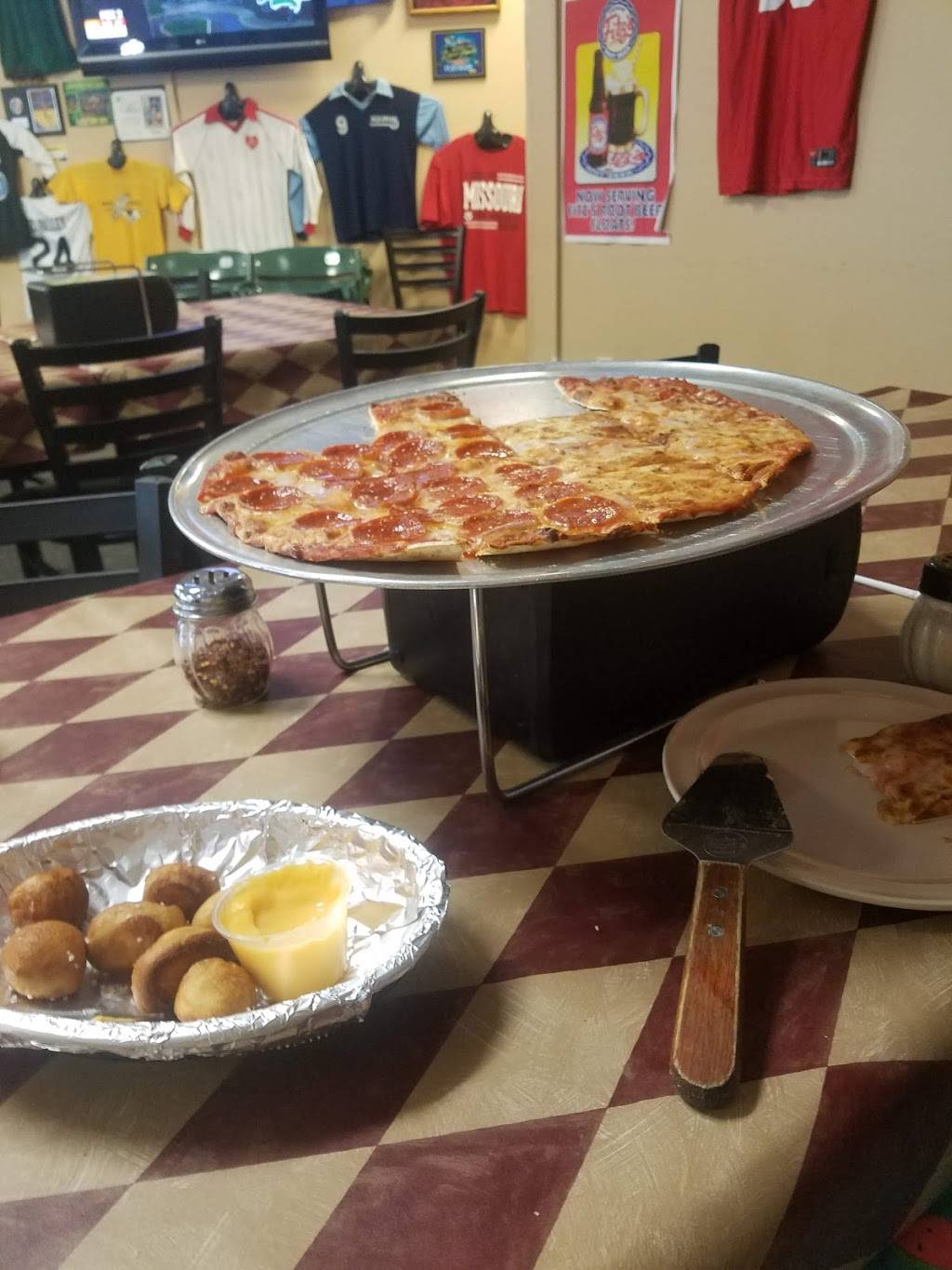 Double Ds Pizzeria | meal delivery | 13150 Tesson Ferry Rd, St. Louis, MO 63128, USA | 3144727600 OR +1 314-472-7600