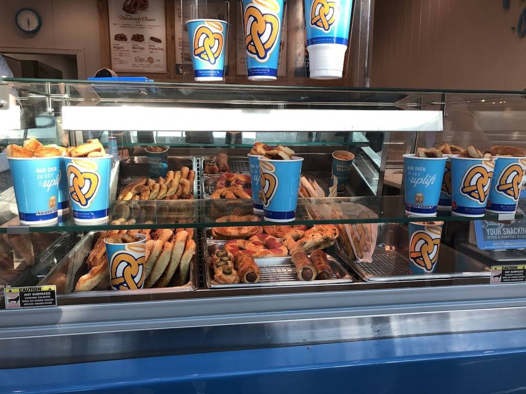 Auntie Annes | restaurant | 9677 Destiny USA Dr, Syracuse, NY 13204, USA | 3154664012 OR +1 315-466-4012