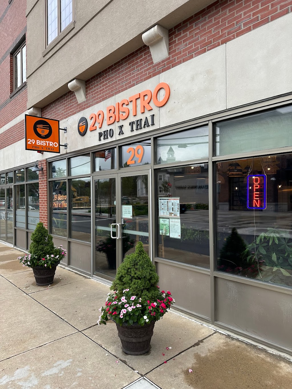 29 Bistro | Pho x Thai Restaurant | restaurant | 29 Bryant St, Dedham, MA 02026, USA | 7816869392 OR +1 781-686-9392