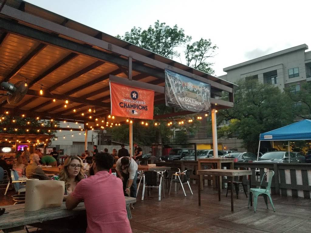 The Patio At The Pit Room | restaurant | 1205 Richmond Ave, Houston, TX 77006, USA | 8329627143 OR +1 832-962-7143