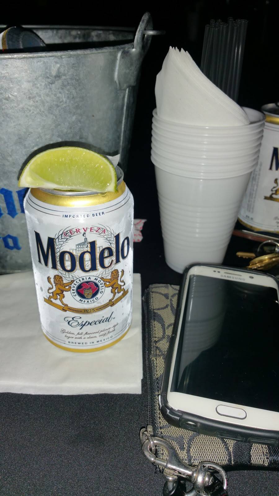 Candela Bar And Grill | restaurant | 8526 W Golf Rd, Niles, IL 60714, USA | 8474147973 OR +1 847-414-7973