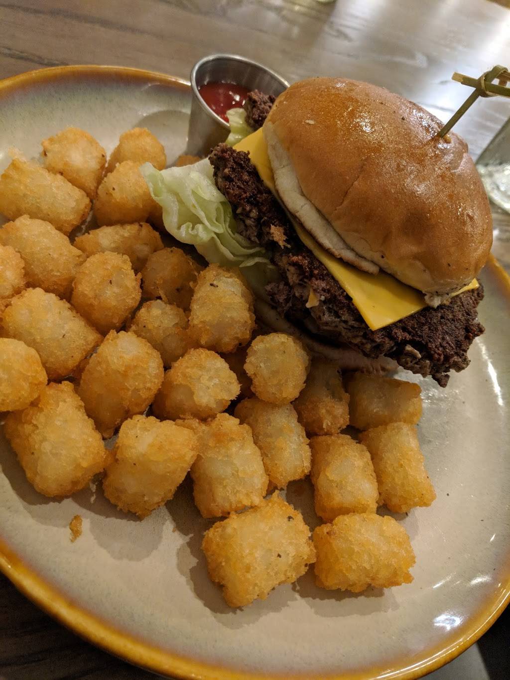 Social Market & Eatery | restaurant | 5855 W Century Blvd, Los Angeles, CA 90045, USA | 3103372208 OR +1 310-337-2208