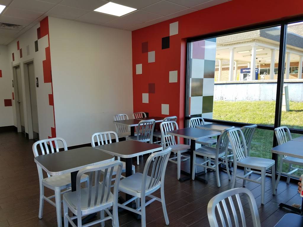 Checkers | restaurant | 439 N Bolingbrook Dr, Bolingbrook, IL 60440, USA | 6302261223 OR +1 630-226-1223