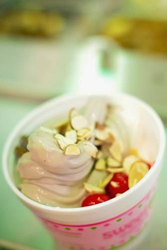 Sweet Frog | restaurant | 7225 Bell Creek Rd #252, Mechanicsville, VA 23111, USA | 8047304249 OR +1 804-730-4249