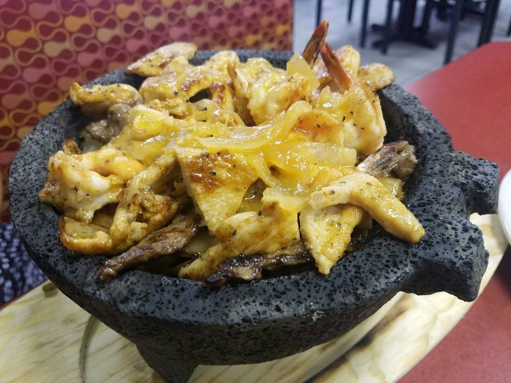 Memo’s Mexican Restaurant & Bar | restaurant | 407 Plum St, Lampasas, TX 76550, USA | 5125645166 OR +1 512-564-5166