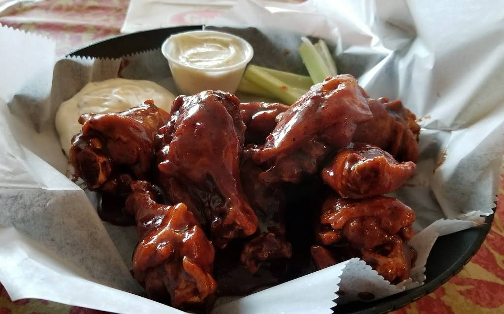 Ginos Pizza & Spaghetti House | meal delivery | 286 E Main St, Milton, WV 25541, USA | 3047439096 OR +1 304-743-9096