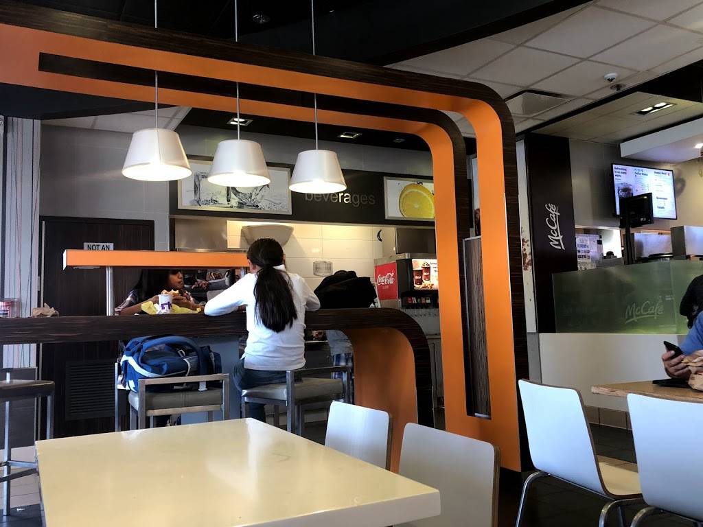 McDonalds | cafe | 20932 Devonshire St, Chatsworth, CA 91311, USA | 8189980598 OR +1 818-998-0598