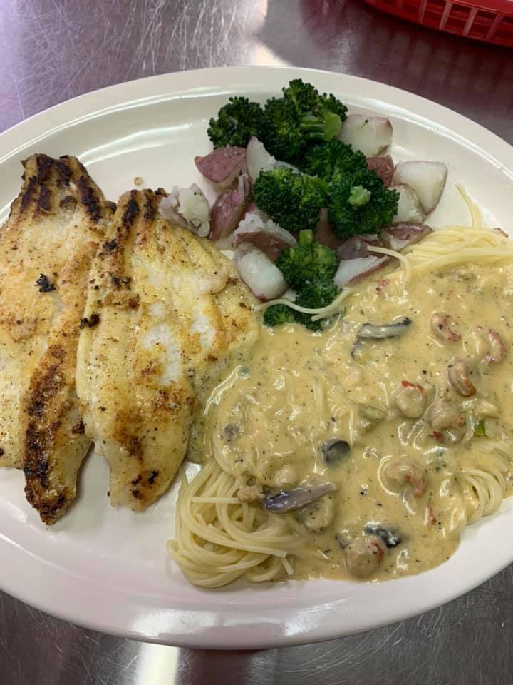 Seals Catfish Cabin | restaurant | 312 McSween Rd, Picayune, MS 39466, USA | 6017992383 OR +1 601-799-2383