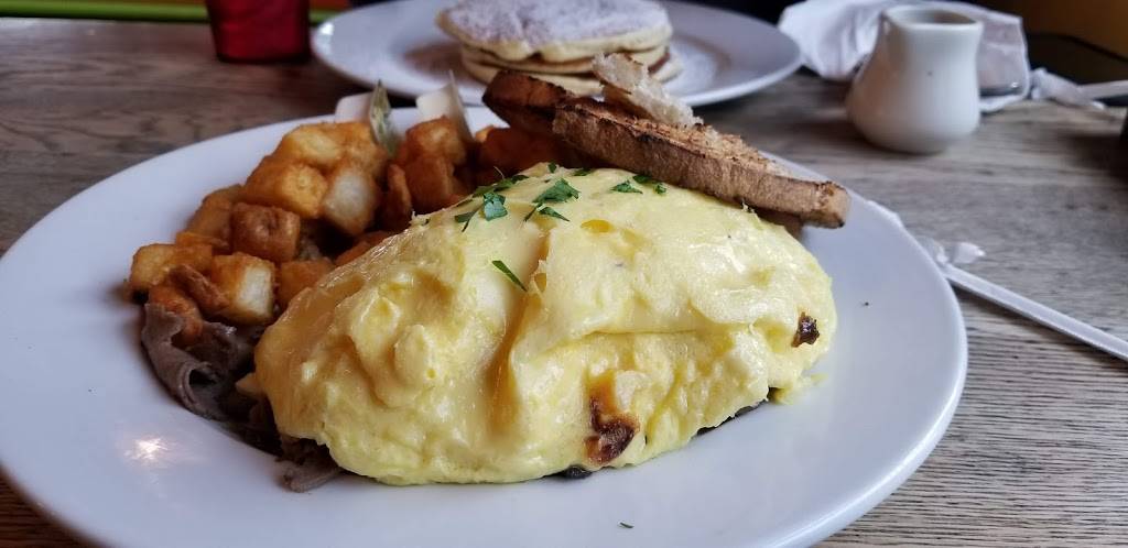 The PaperMoon Diner | restaurant | 2905, 227, W 29th St, Baltimore, MD 21211, USA | 4108894444 OR +1 410-889-4444