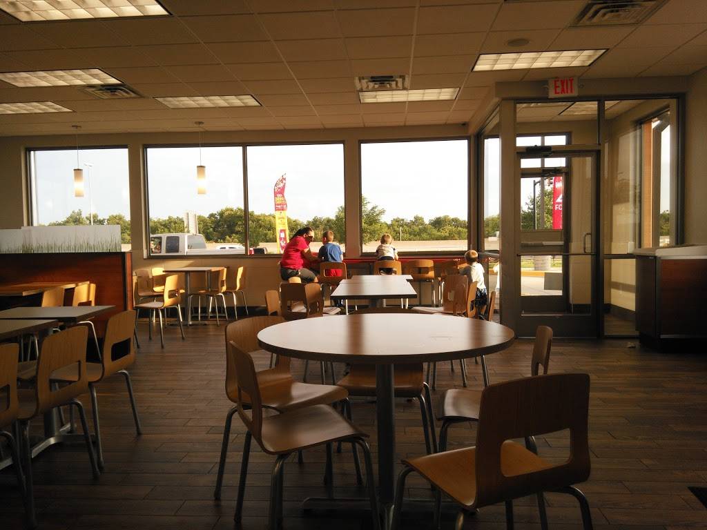 Wendys | restaurant | 200 Shawnee Mall Dr, Shawnee, OK 74804, USA | 4054324591 OR +1 405-432-4591