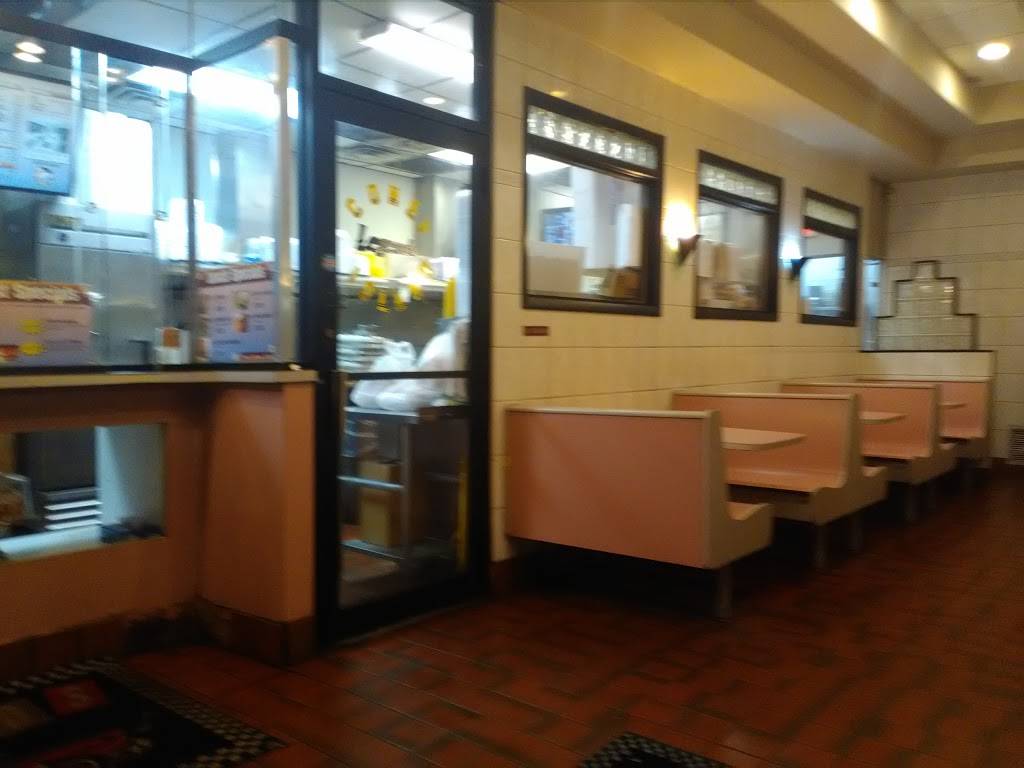 Legends | restaurant | 2525 W Davison St, Detroit, MI 48238, USA | 3139568325 OR +1 313-956-8325