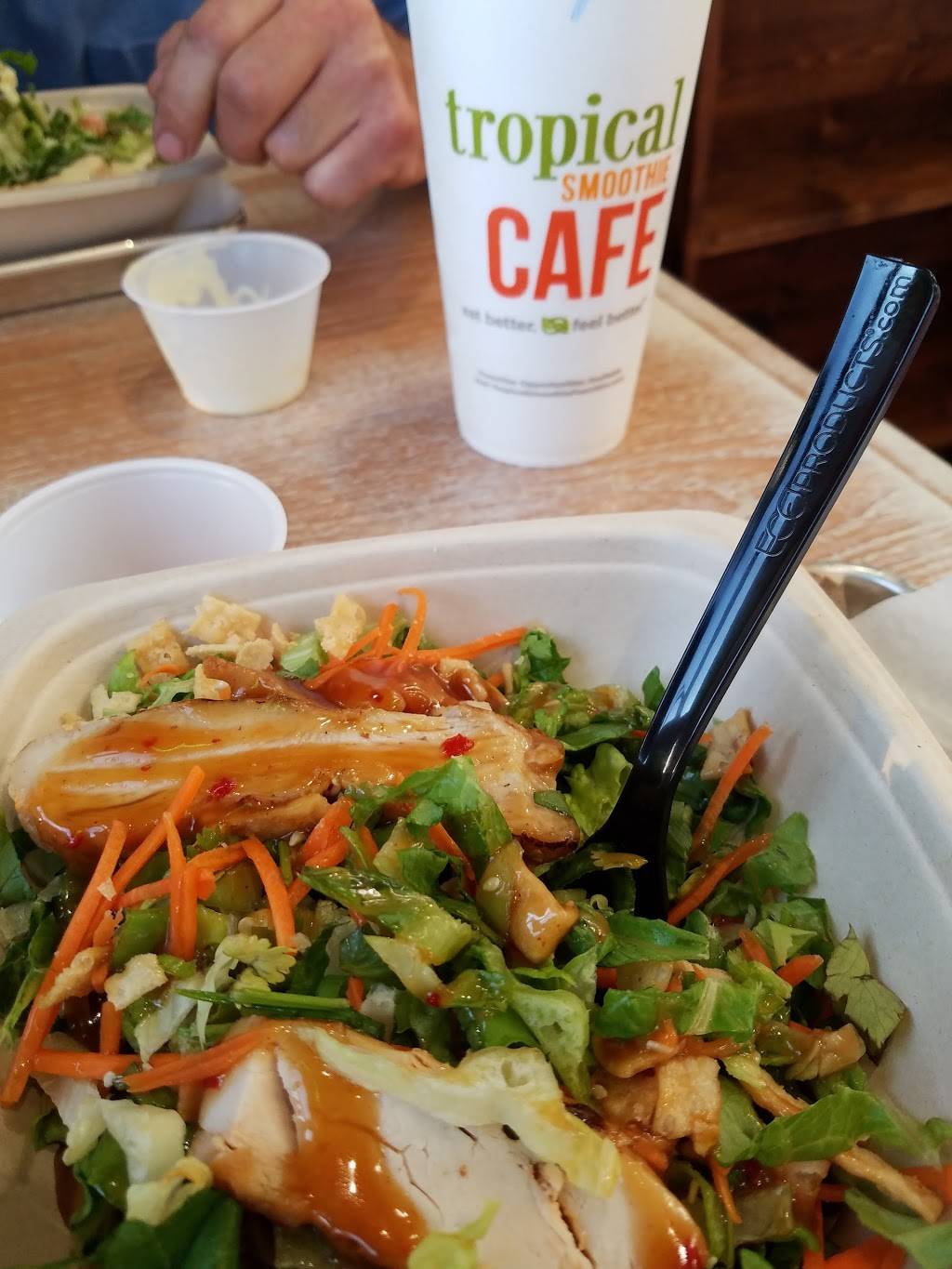 Tropical Smoothie Cafe | restaurant | 3025 S Main St, Joplin, MO 64804, USA | 4175530319 OR +1 417-553-0319