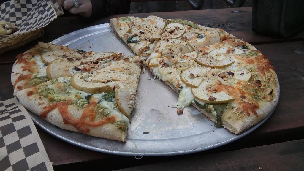 Lucky Labrador Public House | restaurant | 7675 SW Capitol Hwy, Portland, OR 97219, USA | 5032442537 OR +1 503-244-2537